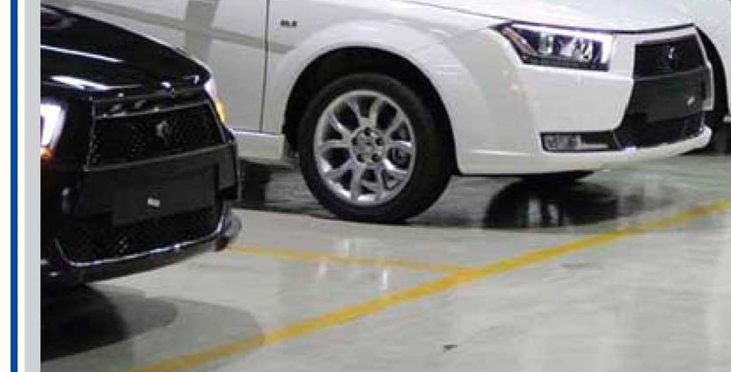 تعرفه واردات خودرو را در بودجه سال آتی  کاهش می‌دهیم