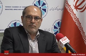 نظام اقتصادی ایران سرگرم منازعات بیحاصل سیاسی و جناحی شده است