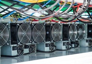 فعالیت 13میلیون ایرانی در حوزه استخراج غیرمجاز رمز ارز / ۶۰۰ تا ۷۰۰ هزار ماینر در کشور وجود دارد