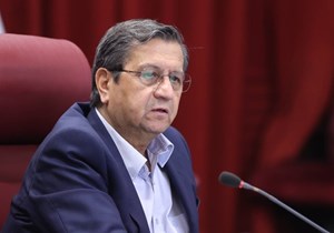دلار در بازار تجاری حوالی ۶۳ هزار تومان کشف قیمت شد/ تمرکز دولت بر حذف ریشههای رانت و مدیریت هوشمند منابع ارزی