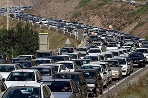کندی تردد نفتکش‌های سوخت‌رسان در جاده‌ها به‌دلیل ترافیک فوق‌سنگین خودروها